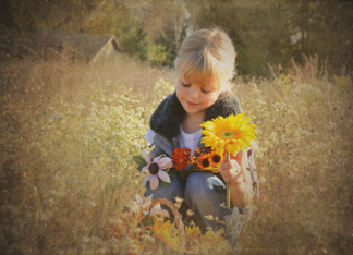 Child with autumn...